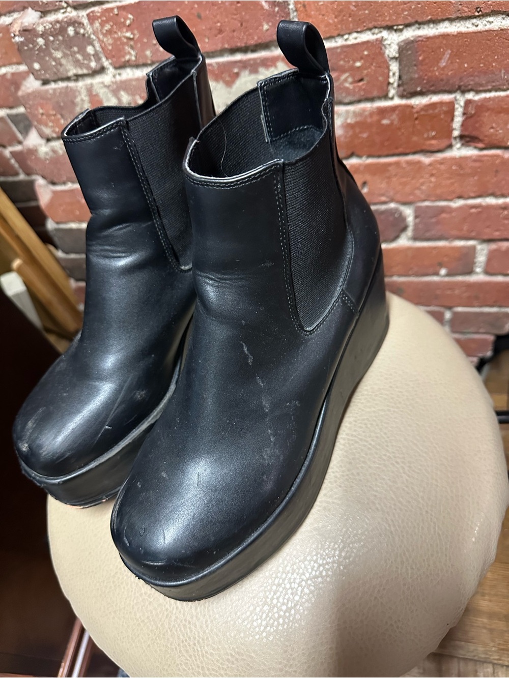 Urban Outfitters Black Platform Chelsea Ankle Boots - Picture 2 of 5
